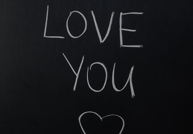 Online dating: starting a conversation on a niche platform