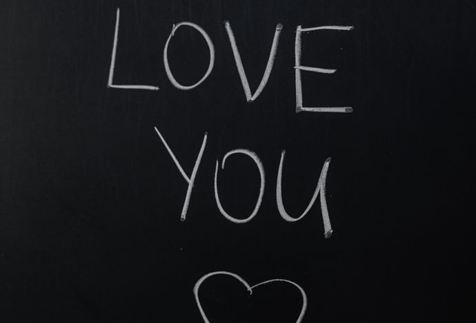 Online dating: starting a conversation on a niche platform