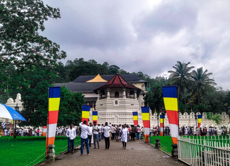 Kandy, Sri Lanka — streets and everyday scenes · stay connected with a Kandy eSIM from My Holiday SIM
