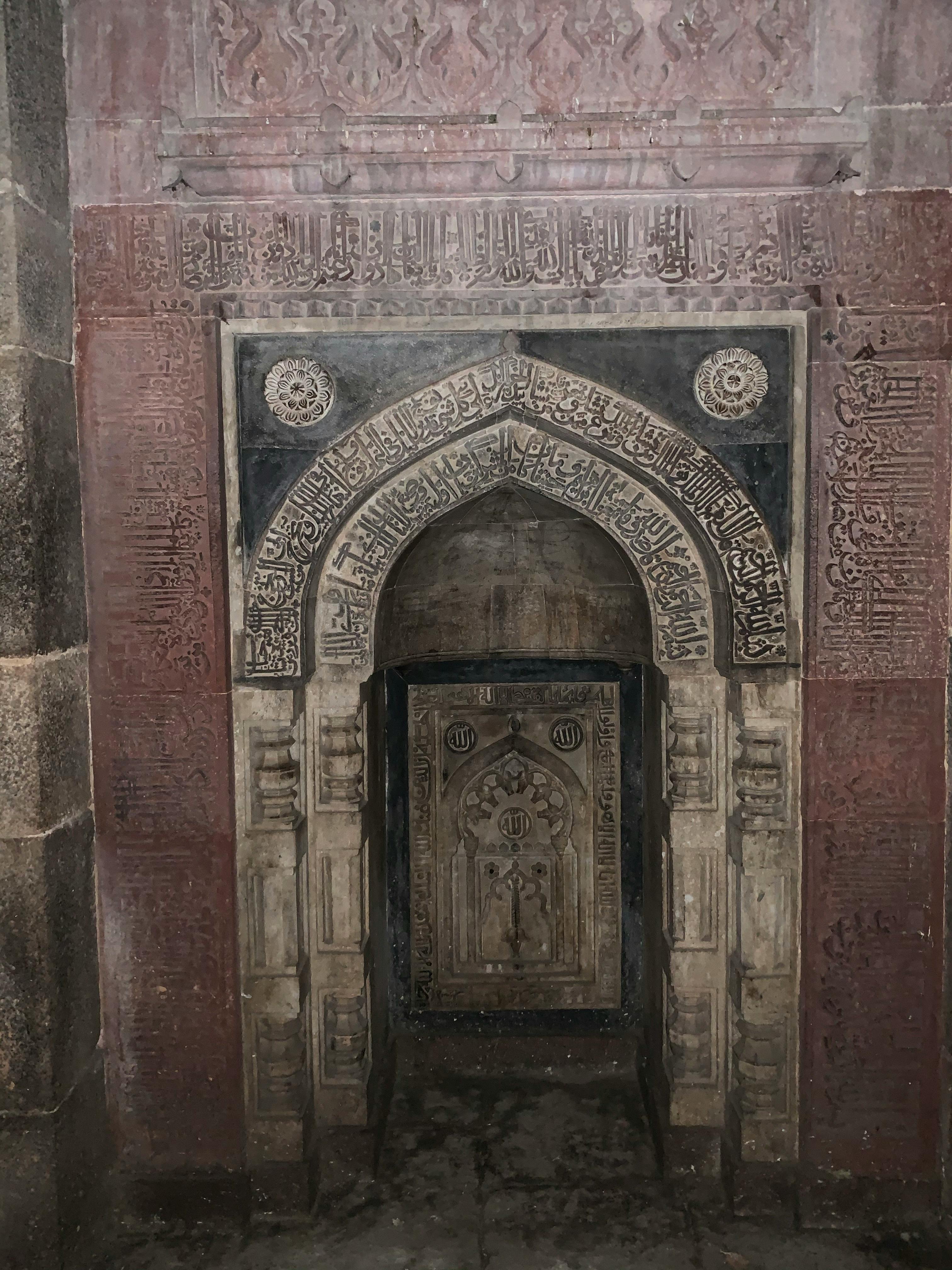 Person with MS talking to therapist