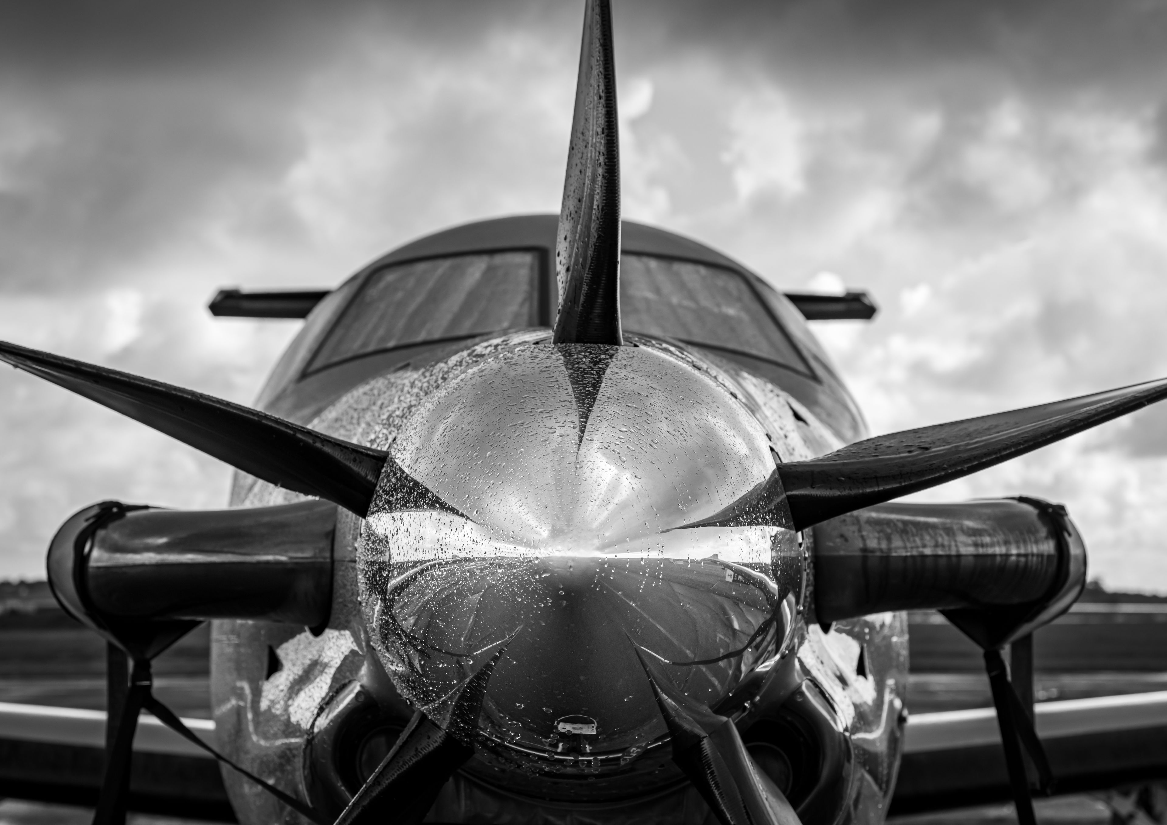 Höxter-Holzminden Airfield (EDVI), Höxter — private jet cleaning