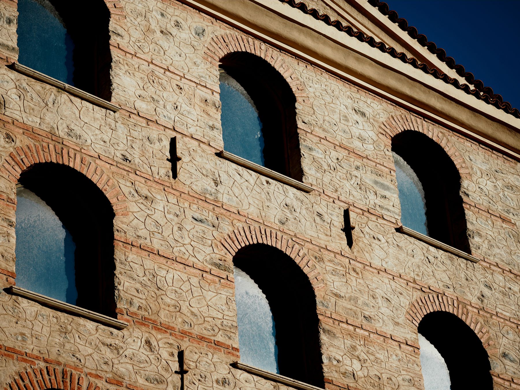 Masonry and Render Painting in Woodford Wells — woodwork brushed to a crisp, smooth line