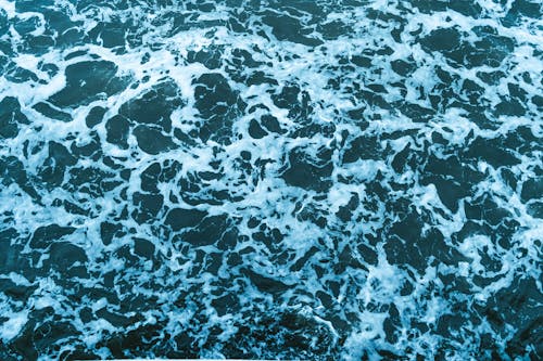 Mavi Deniz Suyu Sallayarak Köpüklü Arka Plan