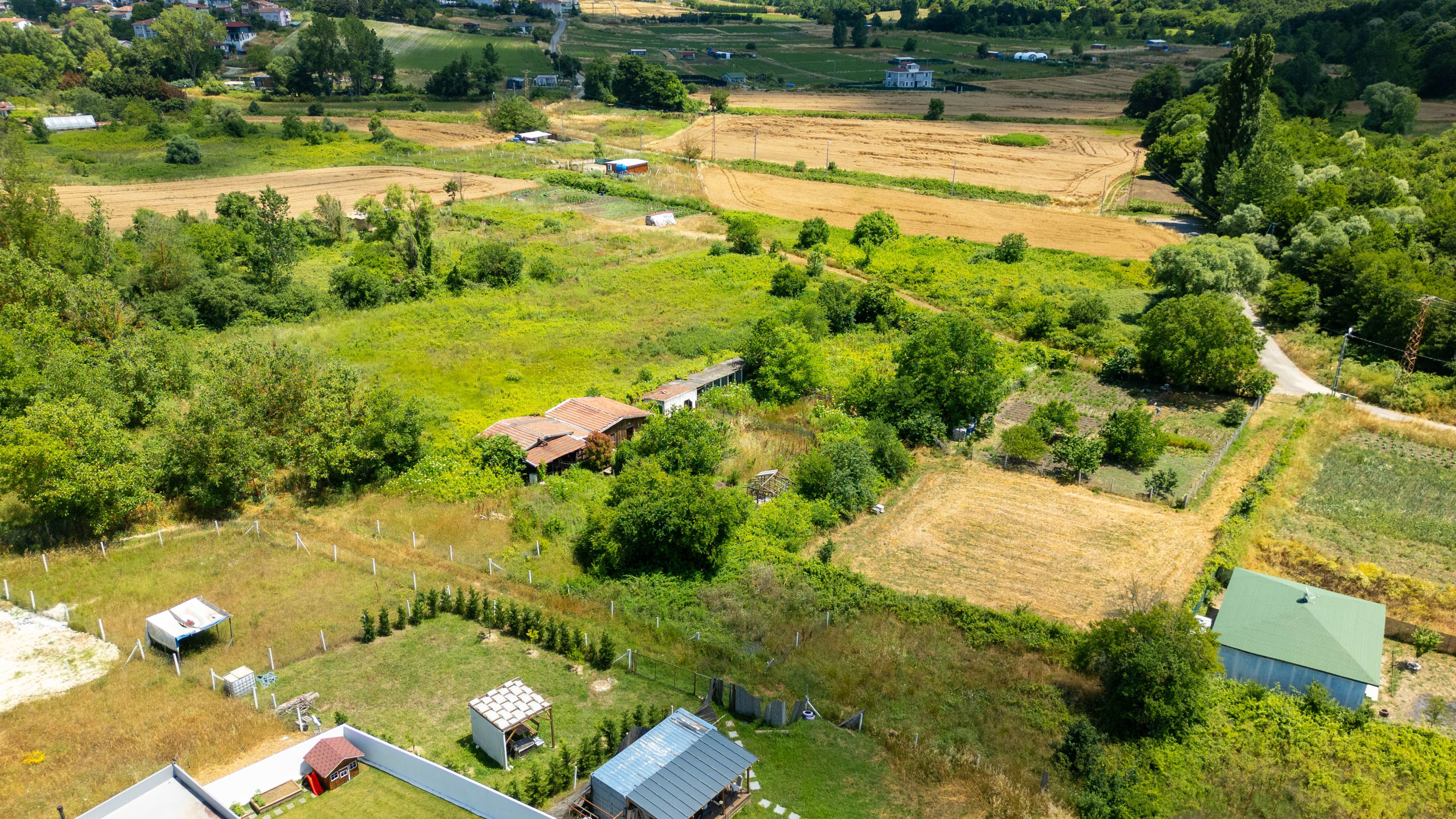 Construire imprejmuire teren agricol - solutii si costuri