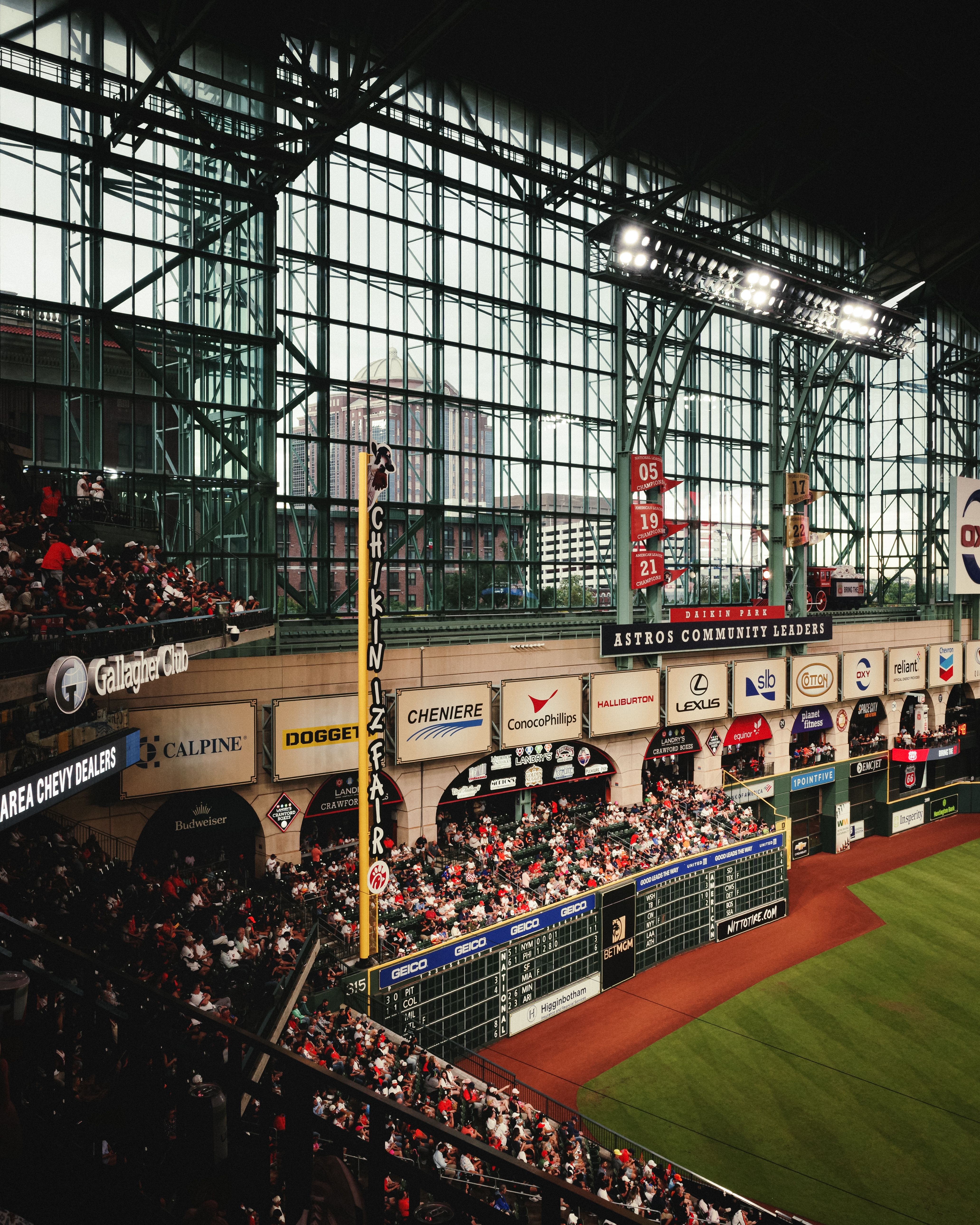 Expert Insights and Predictions: Who Holds the Edge in the Current MLB Season