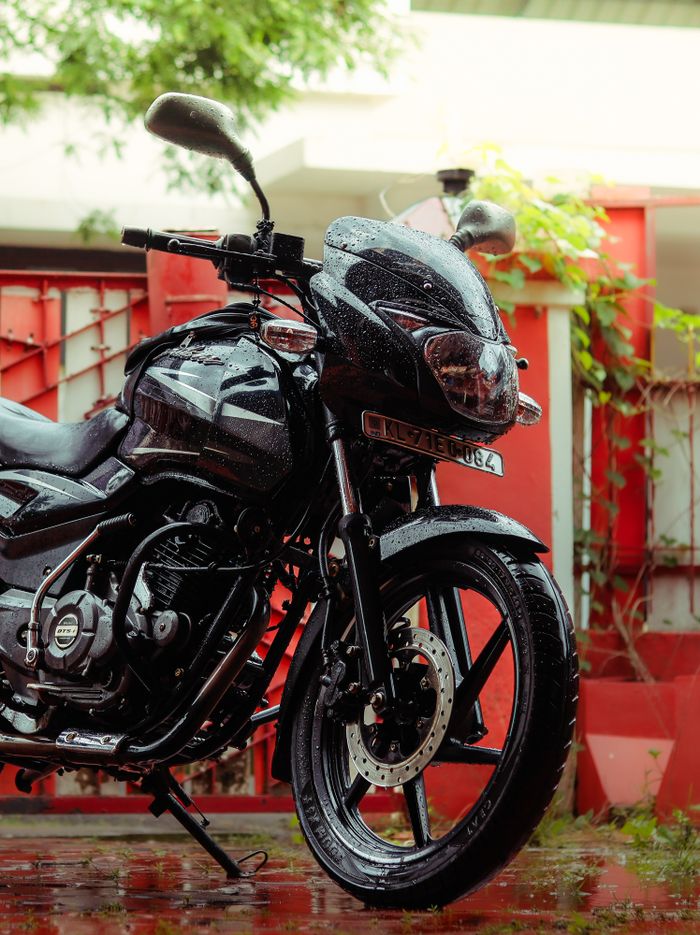 Bajaj Pulsar 150 bike on rent in Udaipur
