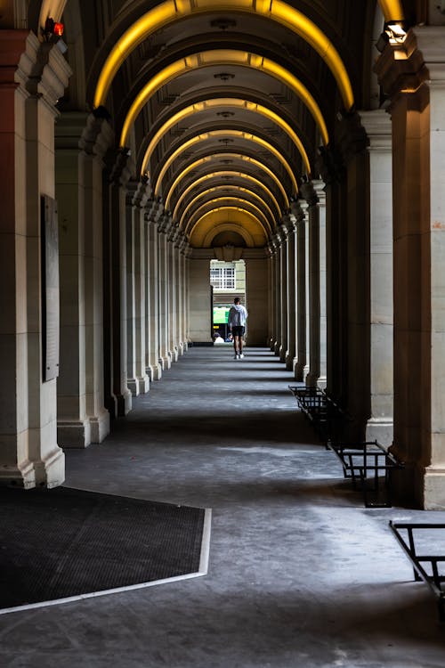 Arch Hallway · Free Stock Photo