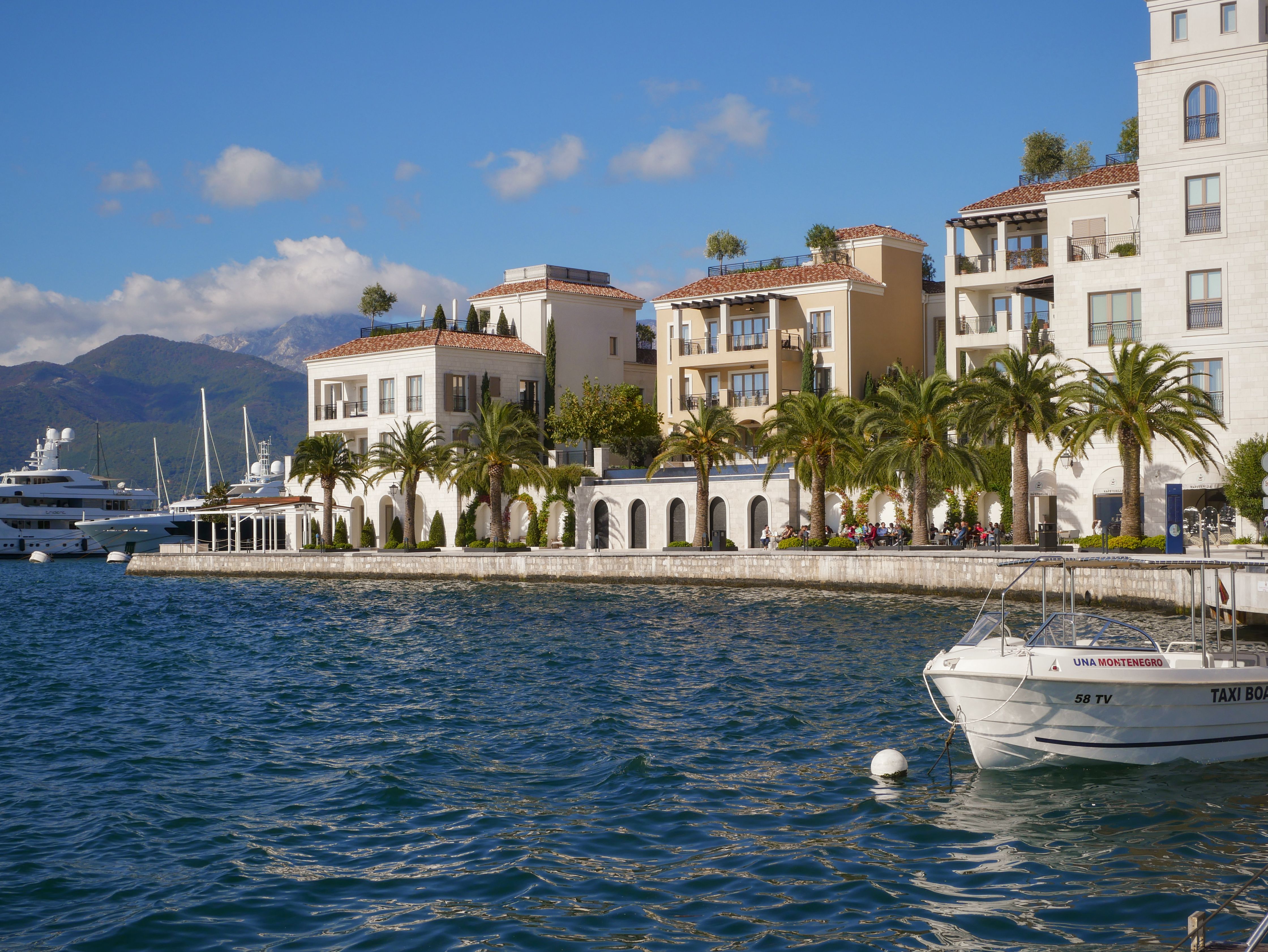 Vuelos baratos a Tivat