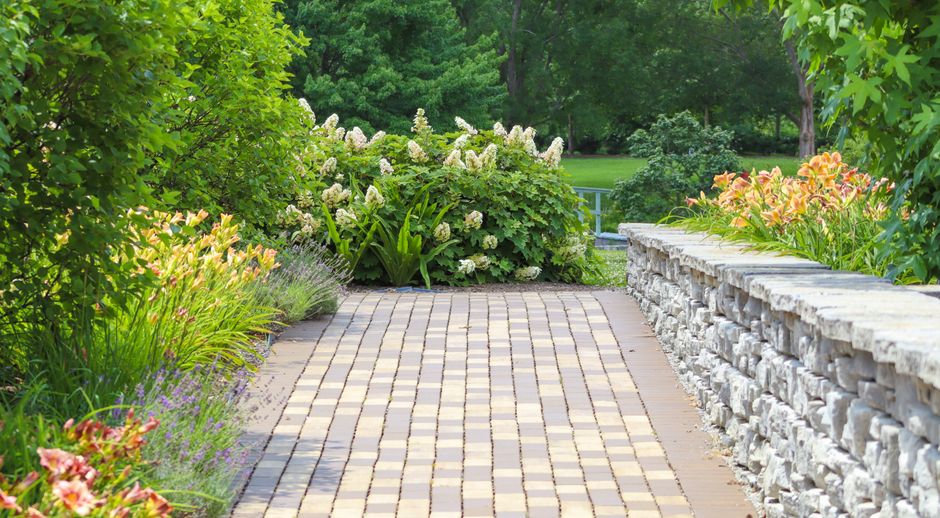 Best edge restraint for brick paver walkways — cover media