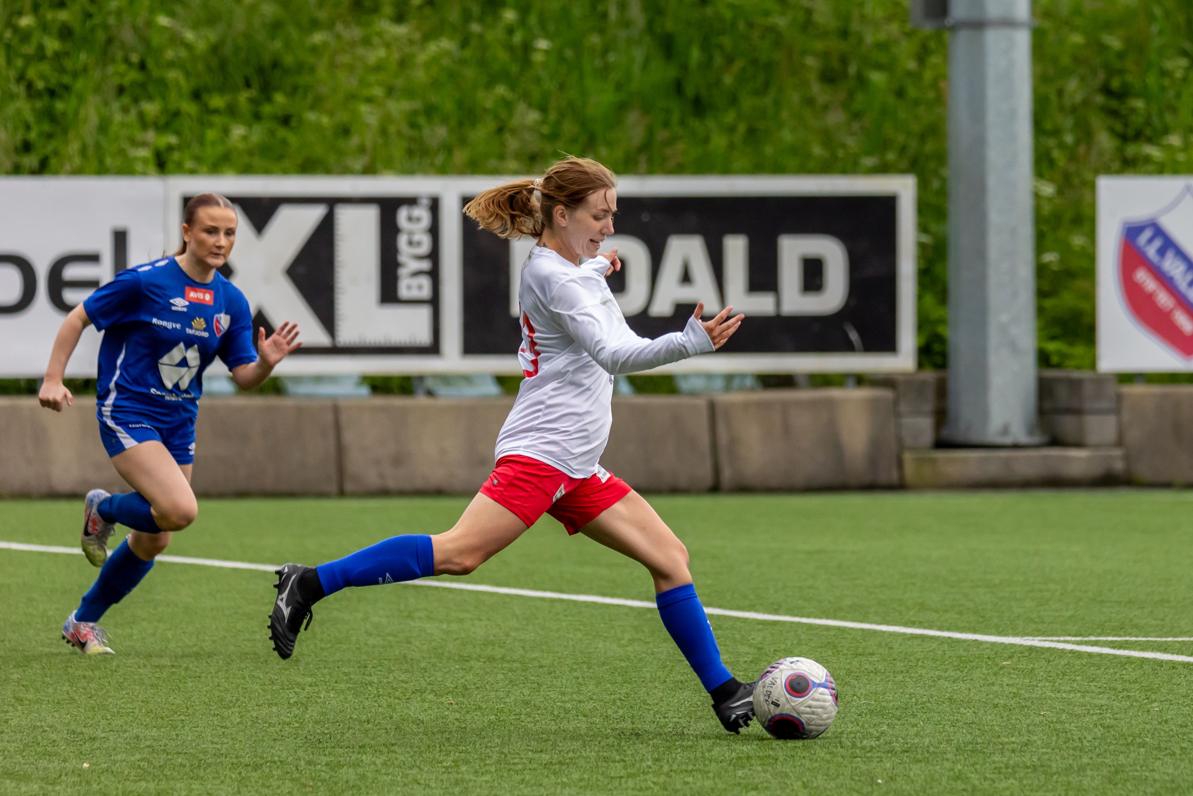 Norway's Football Jersey Frenzy: Demand Outstrips Supply Ahead of England Clash