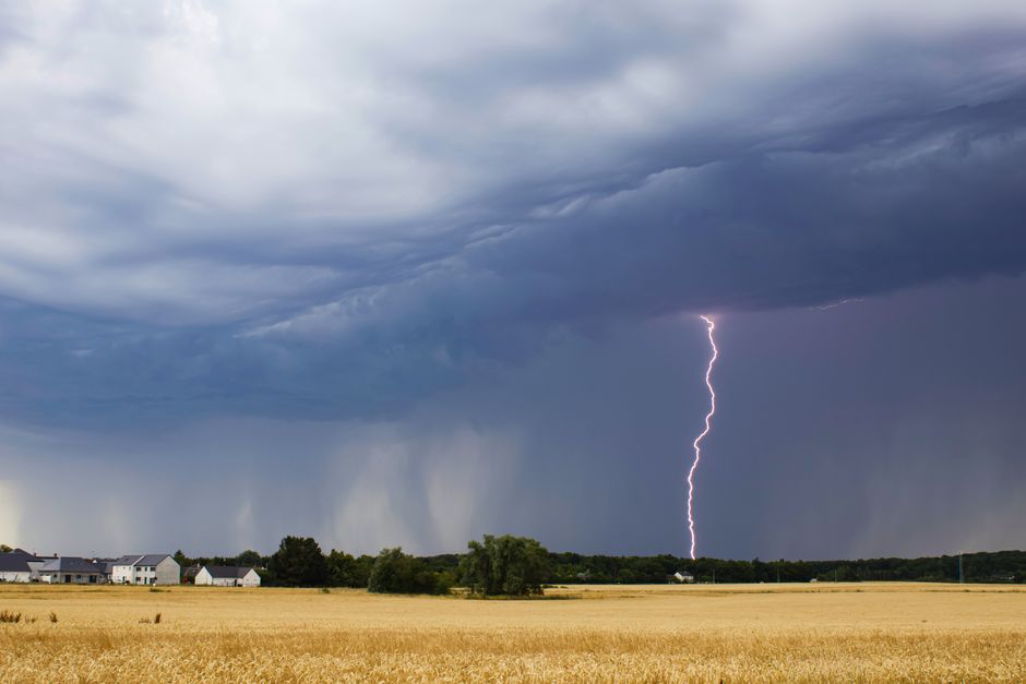 Winter Thunderstorm Watch Hits Ottawa With Wild Temperature Swings