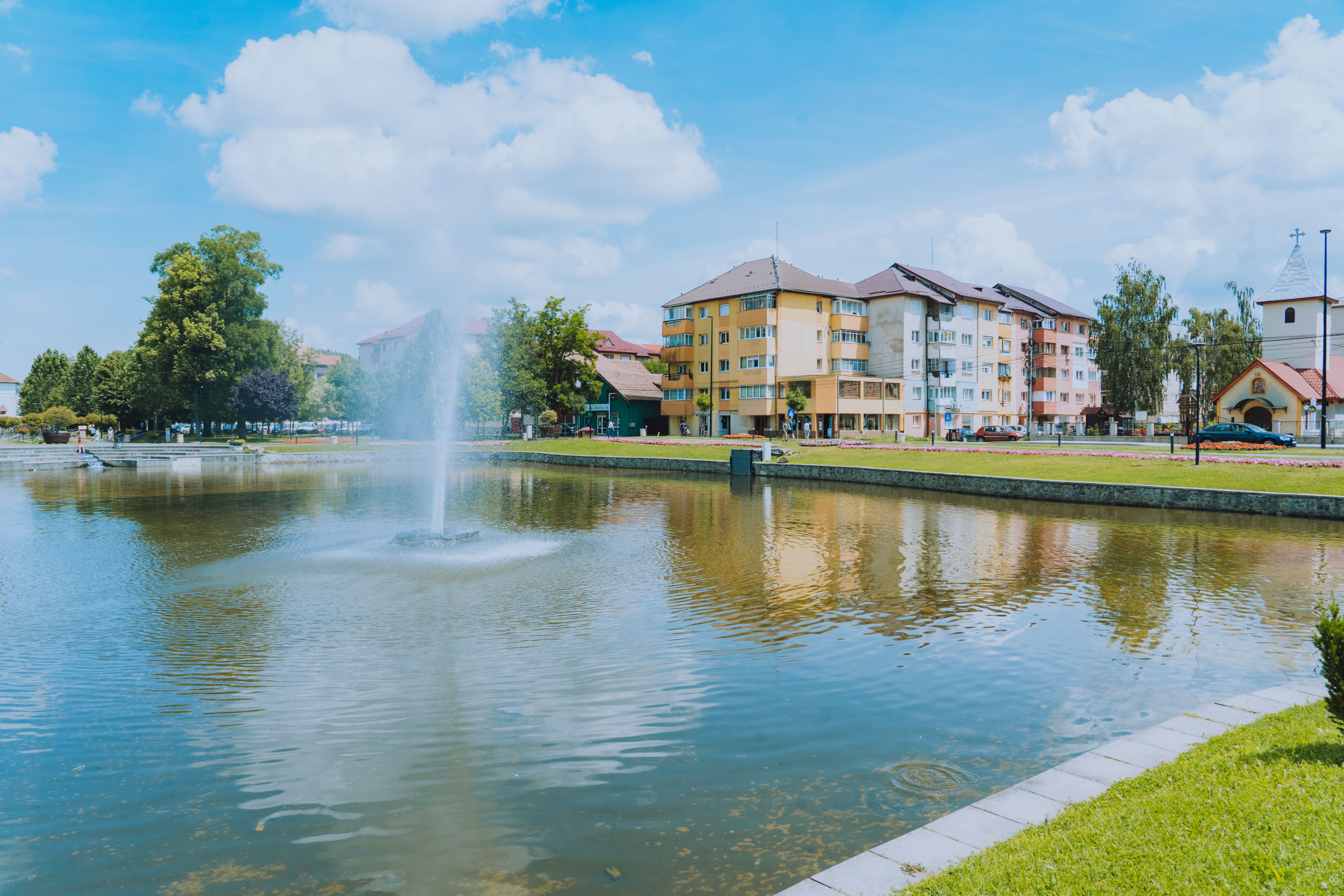 Water Fountain  Small Apartments ()