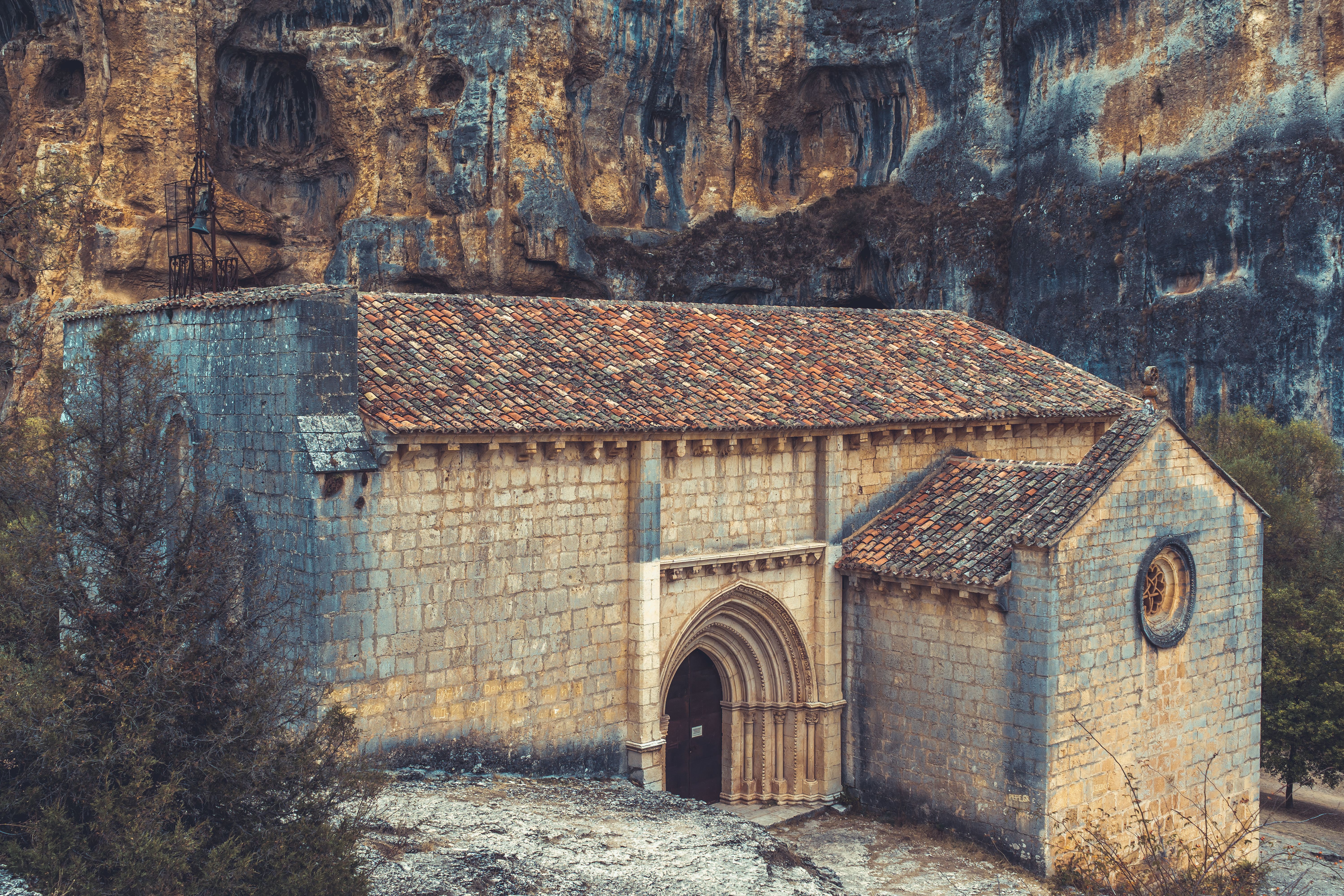 Ermita de San Bartolomé & the Camino del Perdón Ridge