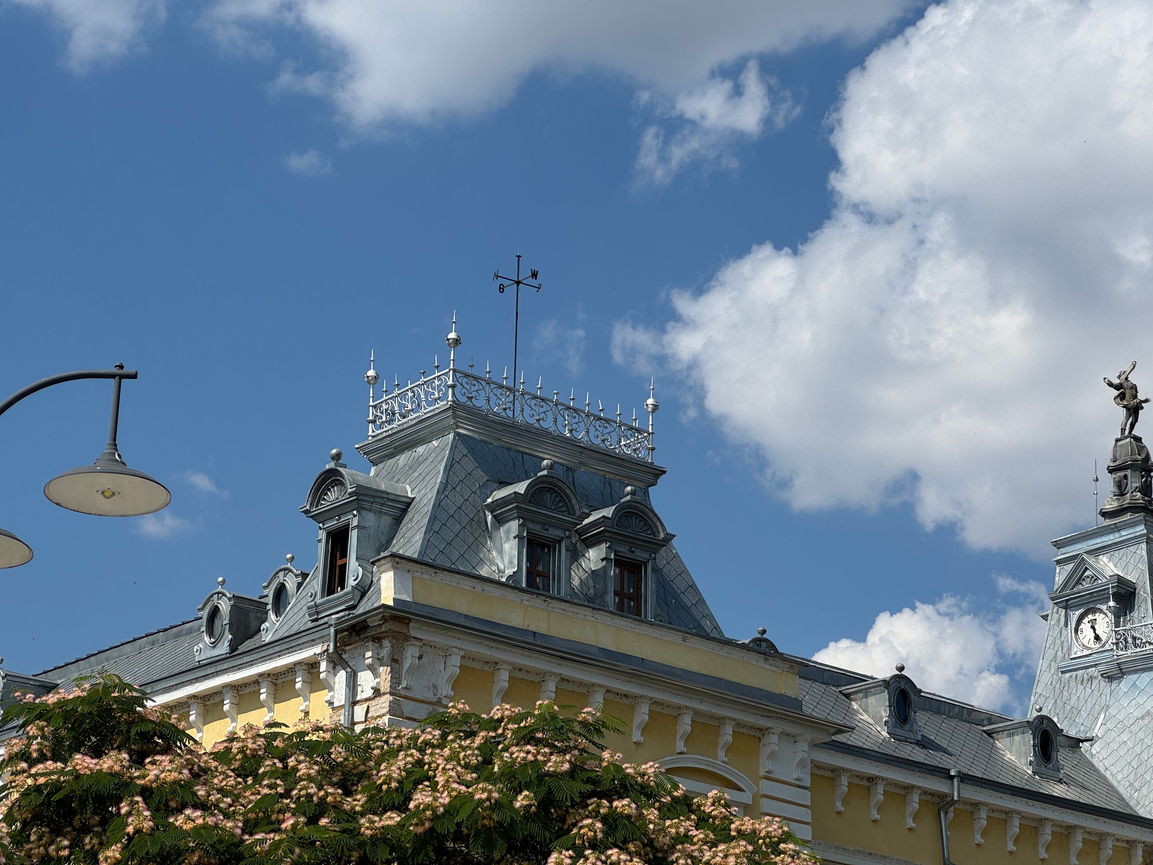 Stații meteo WiFi cu senzori exteriori de la Triticom — date precise despre vreme pentru fermă, grădină sau locuință
