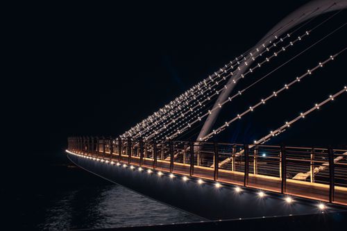 Free A beautifully lit bridge at night in Colombo, Sri Lanka, showcasing modern architecture. Stock Photo