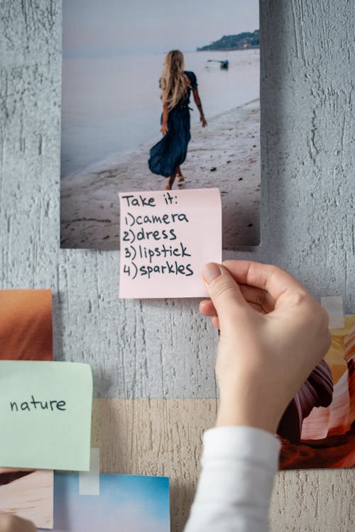 Free Person Holding Sticky Note Stock Photo