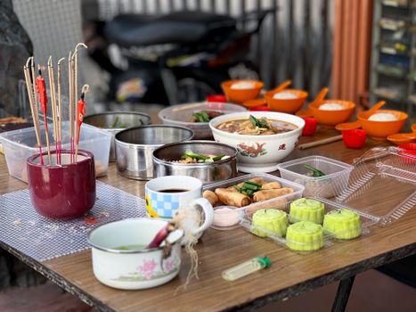 Char kway teow and laksa food crawl — Penang