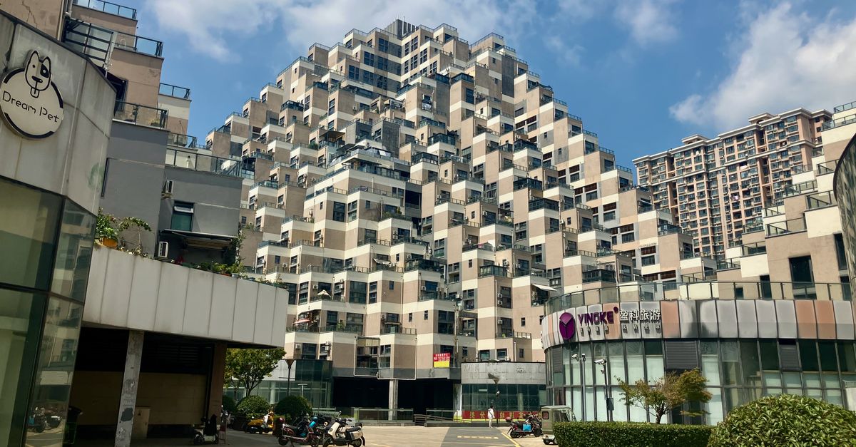 The Rise of '拼豆' Among Chinese Youth