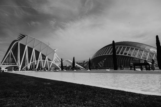 Black and white photo of the City of Arts and Sciences in Valencia, Spain, featuring modern architecture.