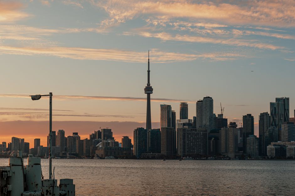 The 2025 Toronto Survival Guide: Why a budget Budget Air Fryer is Your Condo's Best Friend
