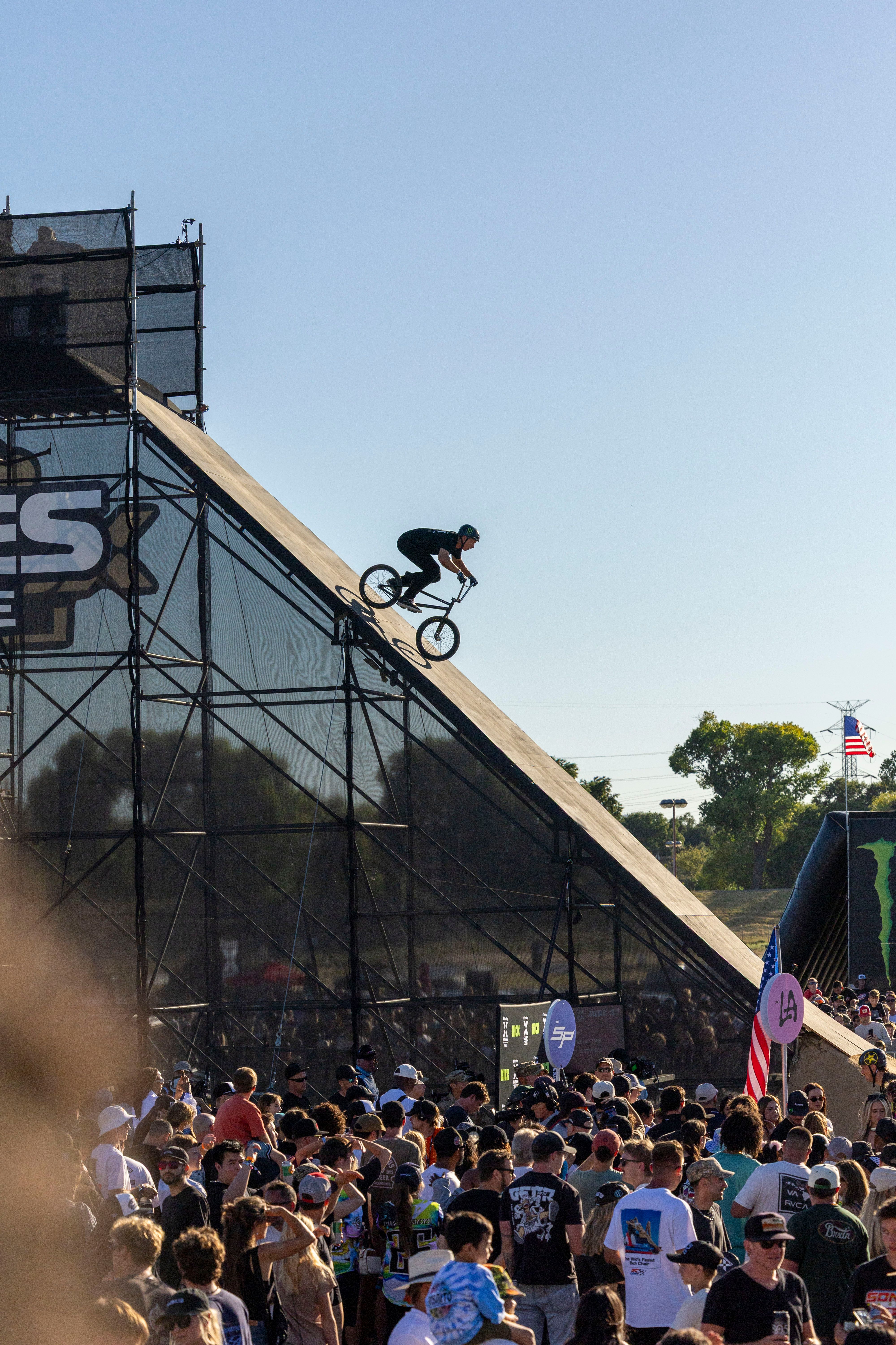 7 ways to keep festival shots sharp in the crowd — 1. start with a faster shutter than you think