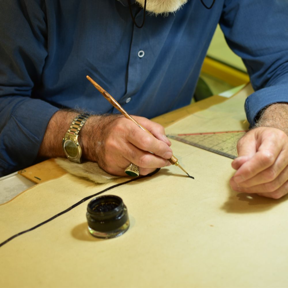 Poole — professional packers wrapping and boxing belongings