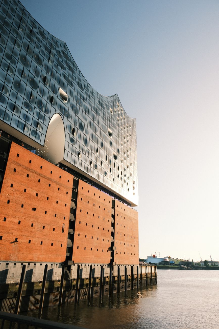 Sonnenuntergang & Architektur – Prächtiges architektonisches Motiv