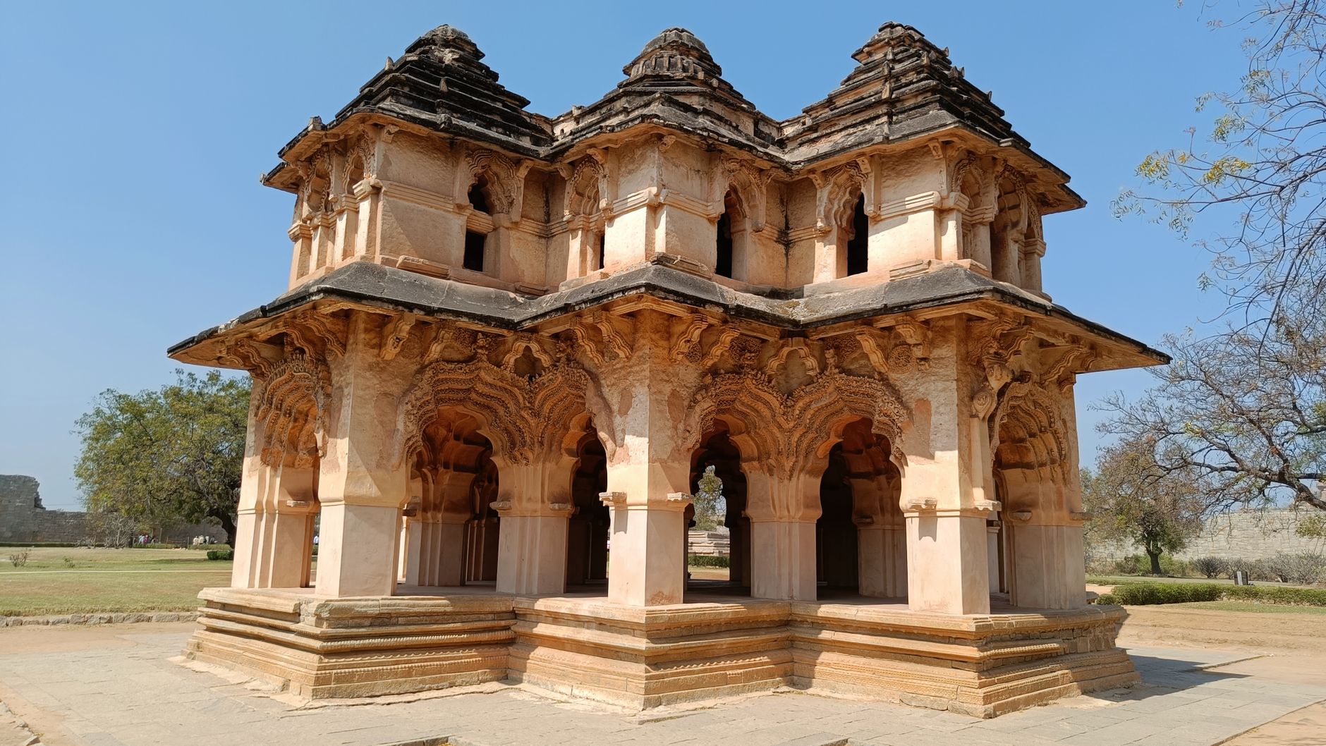 Vijayapura Famous Food Guide: Local Dishes & Where to Eat
