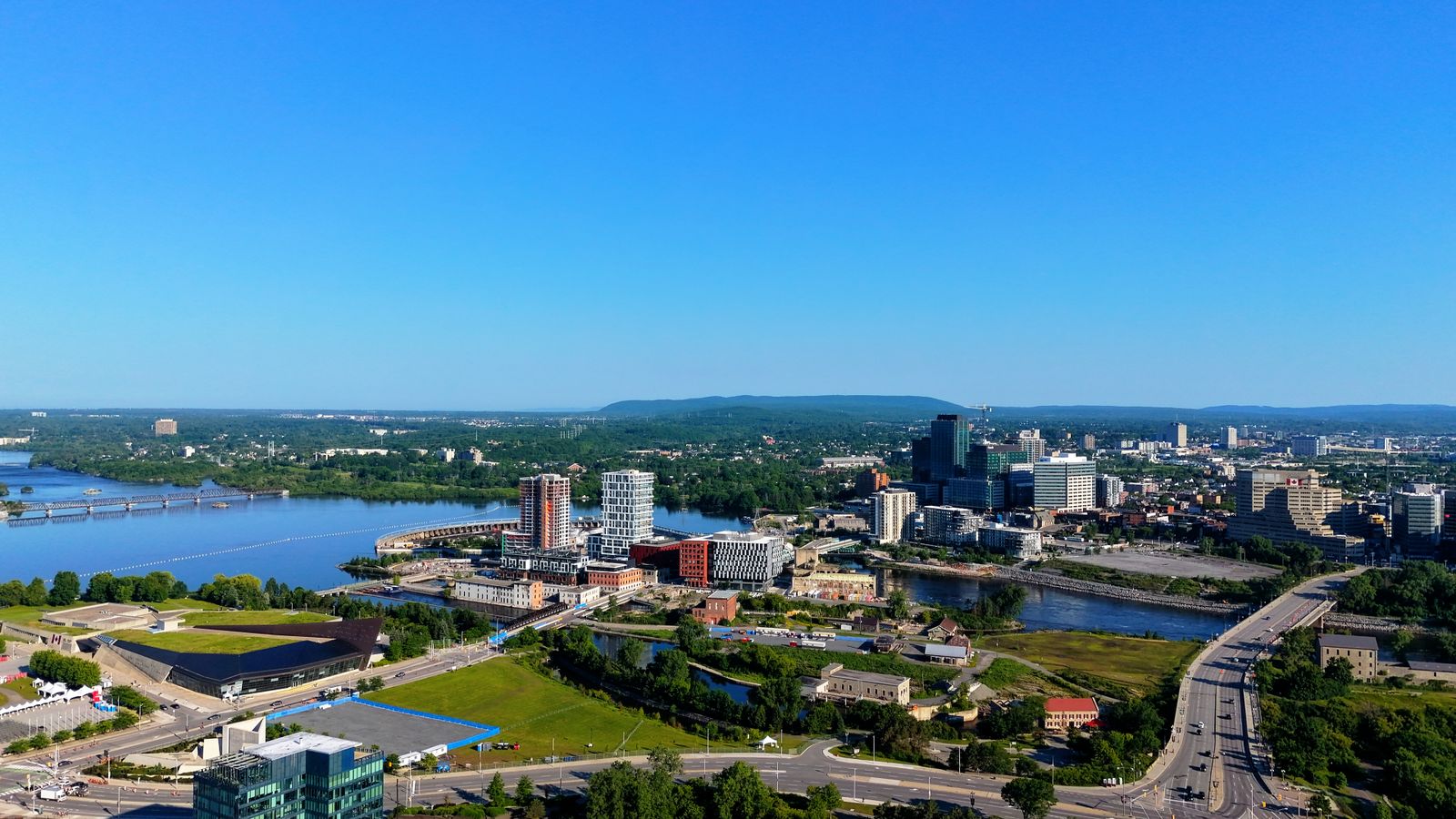 Living in Westboro Ottawa: Why It’s a Top Choice for Professionals in the 2025 Spring, Summer & Fall Markets