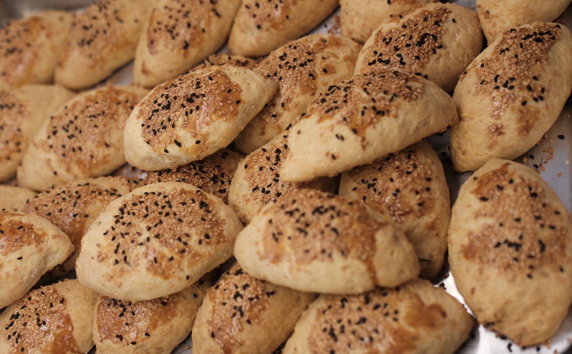 Nigella Lawson bir fırıncılık yarışmasında jüri olarak görülüyor.