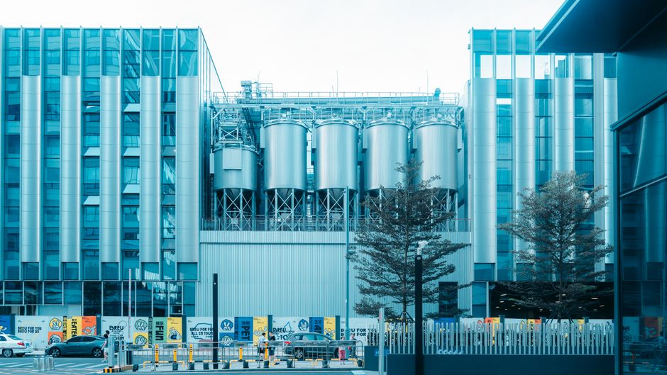 上海现代办公家具工厂外景,工业风格建筑