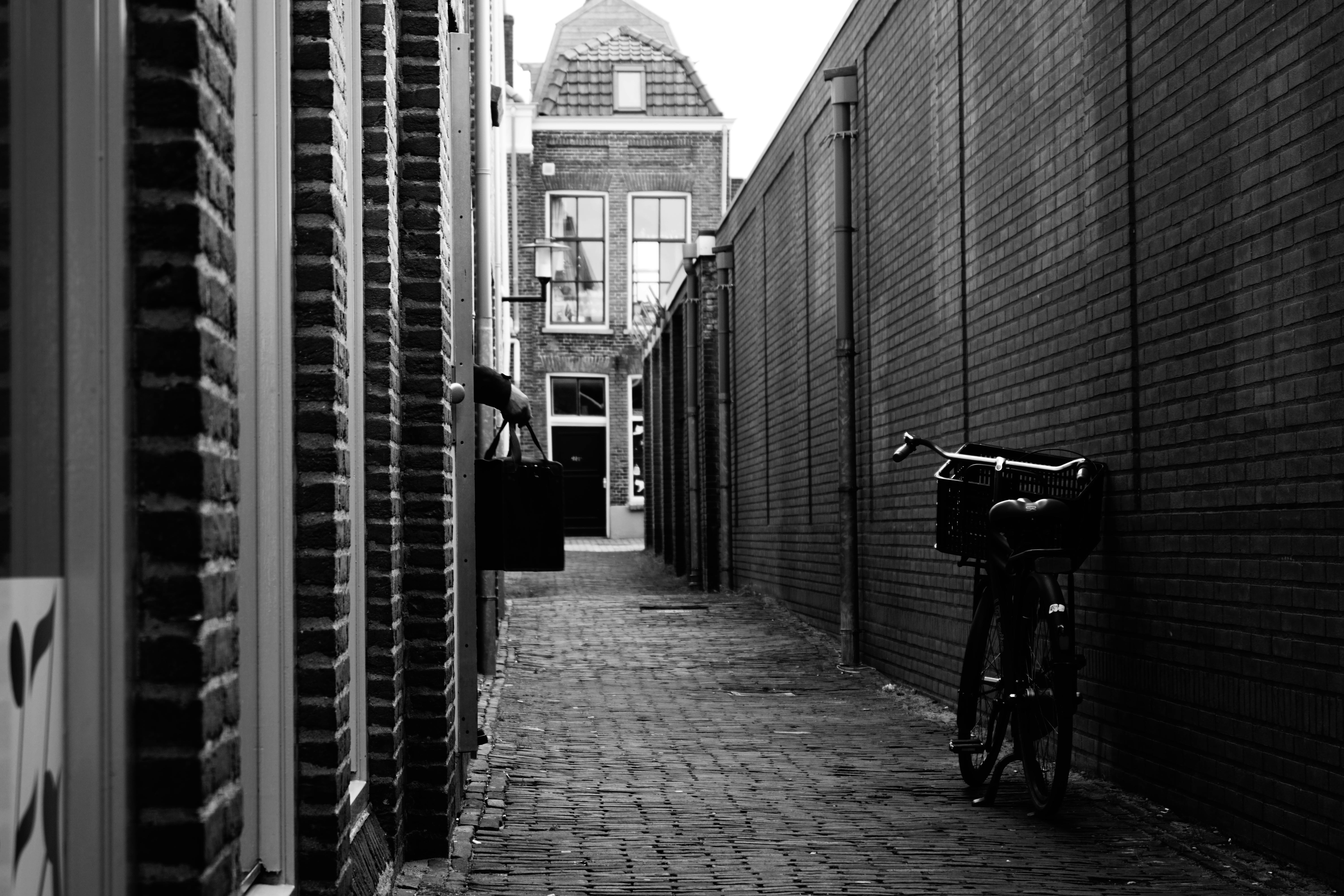 Free stock photo of black-and-white, street, building, alley