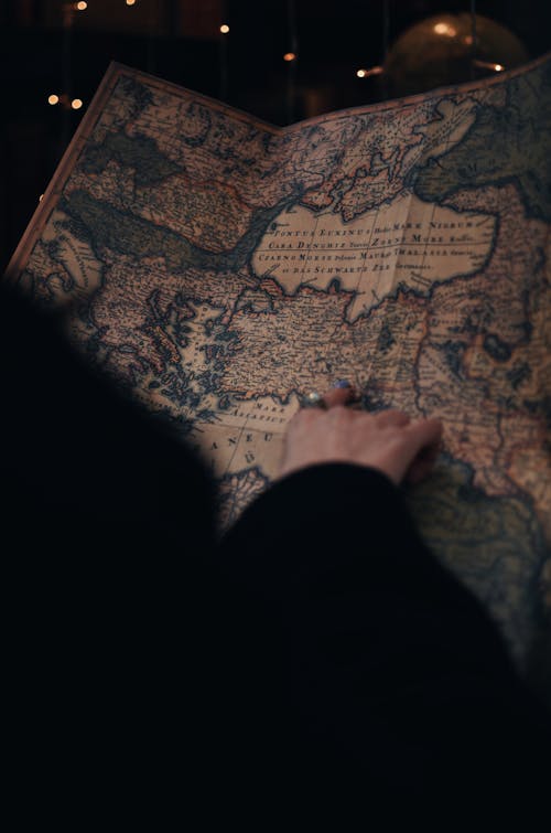 Pointing on a Map 