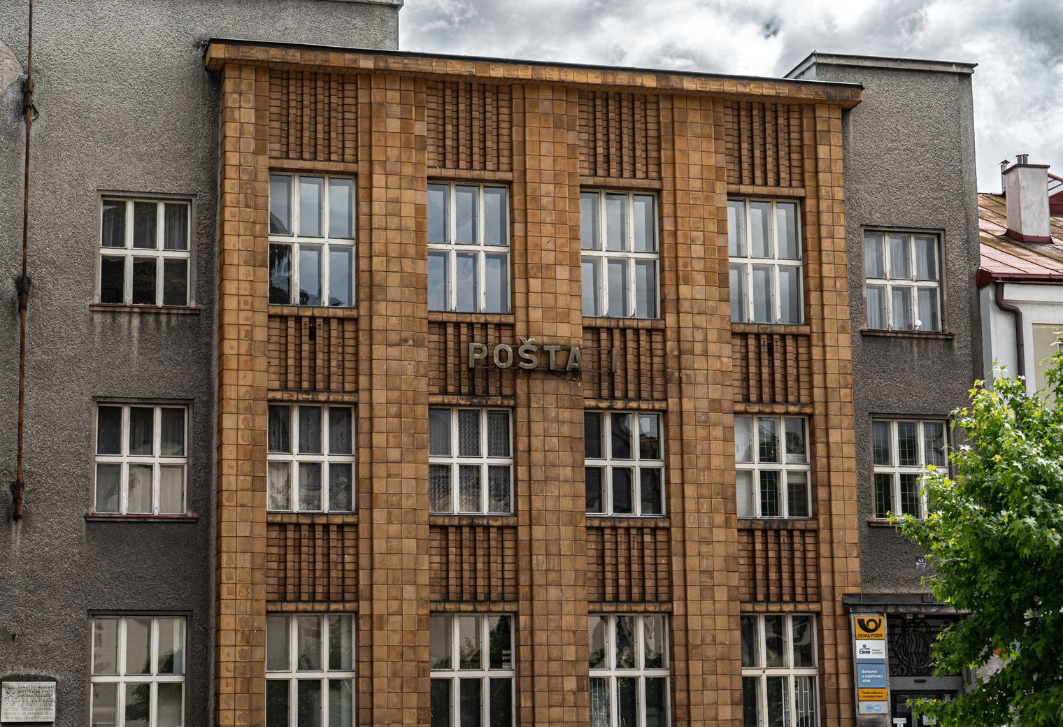 Commercial Decorating in Shoreditch — woodwork brushed to a crisp, smooth line