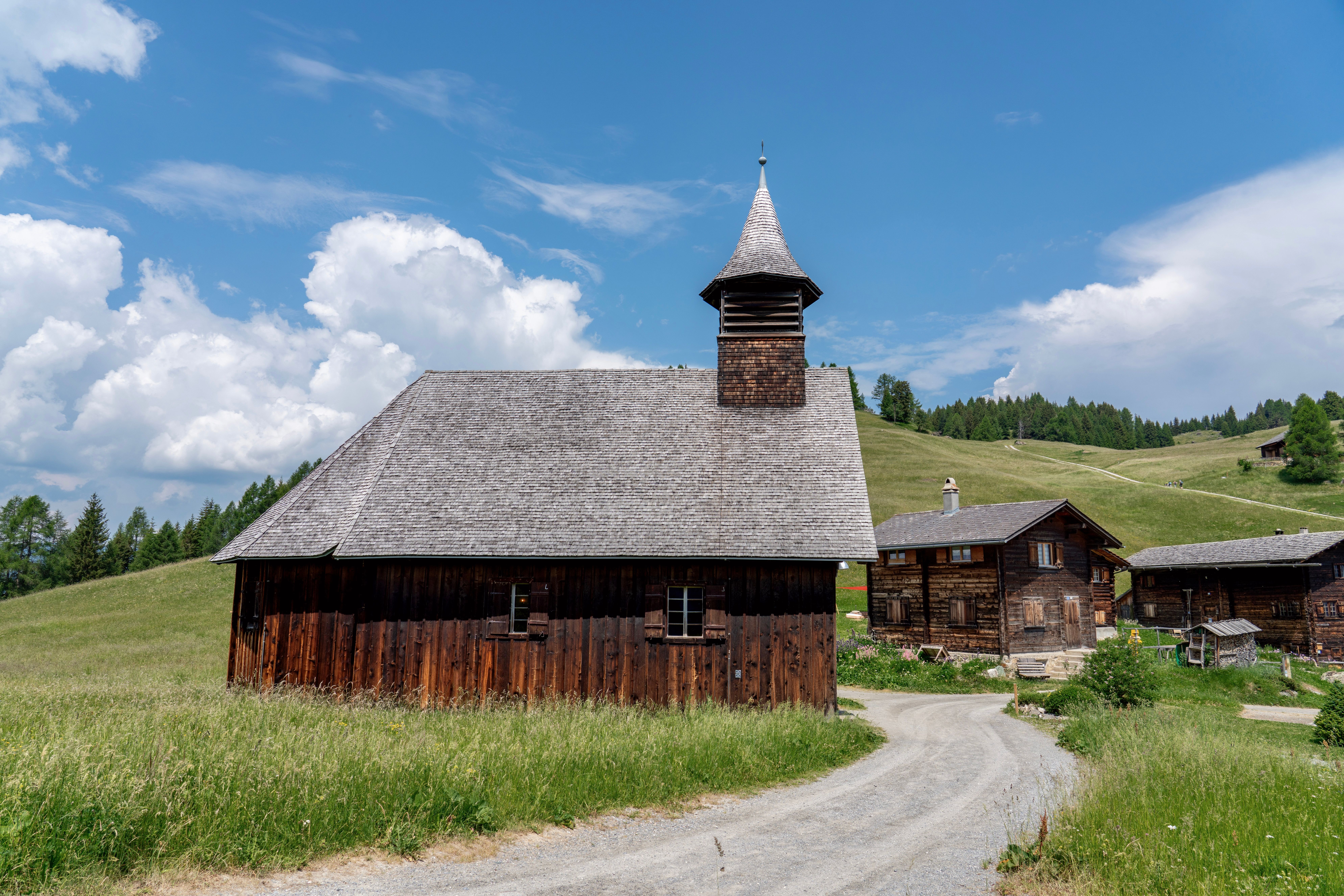 Traditionelle Alpenarchitektur und Bergkultur