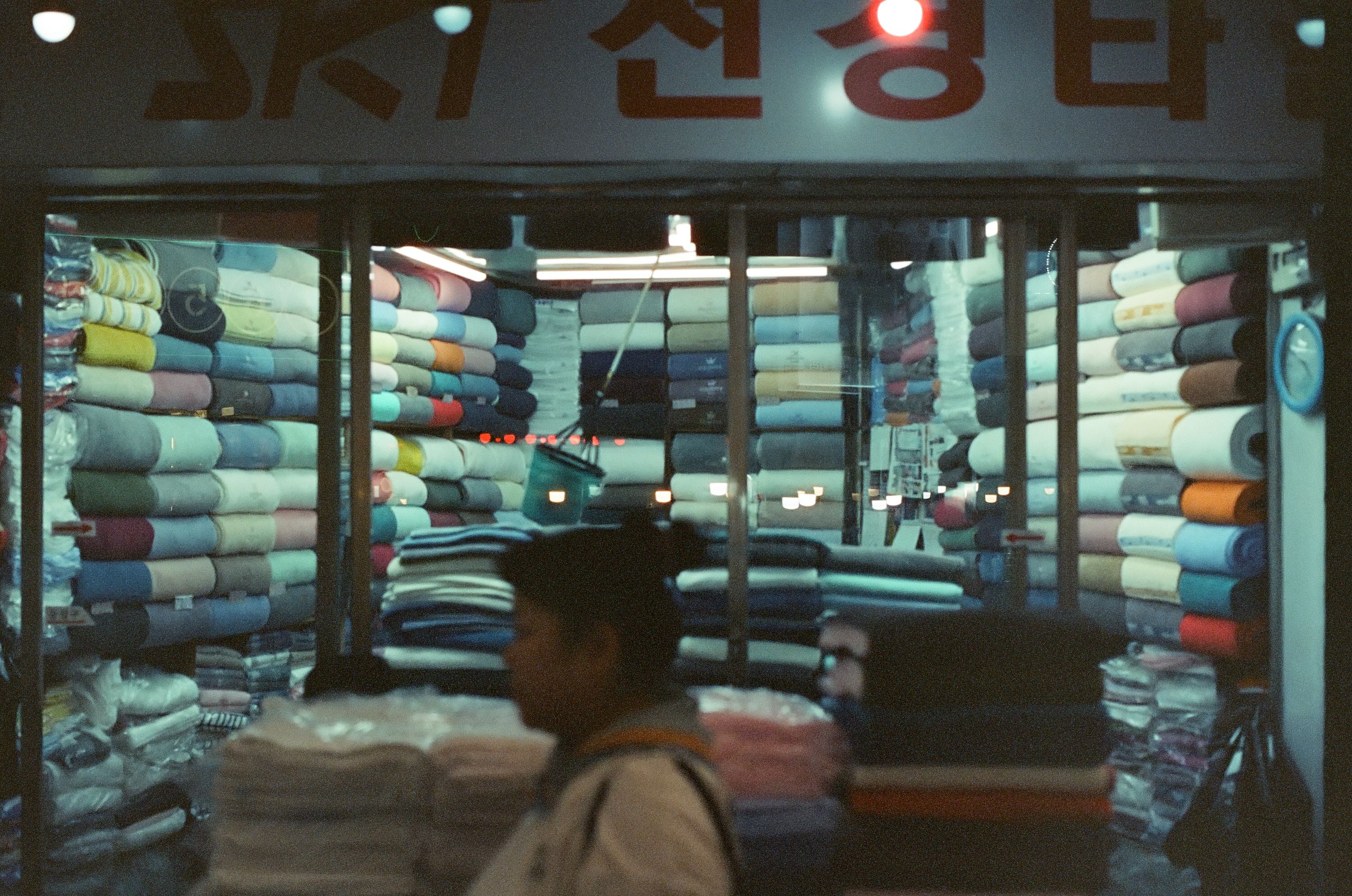 general lifestyle shop los angeles — Photo by ZBA Banner on Pexels
