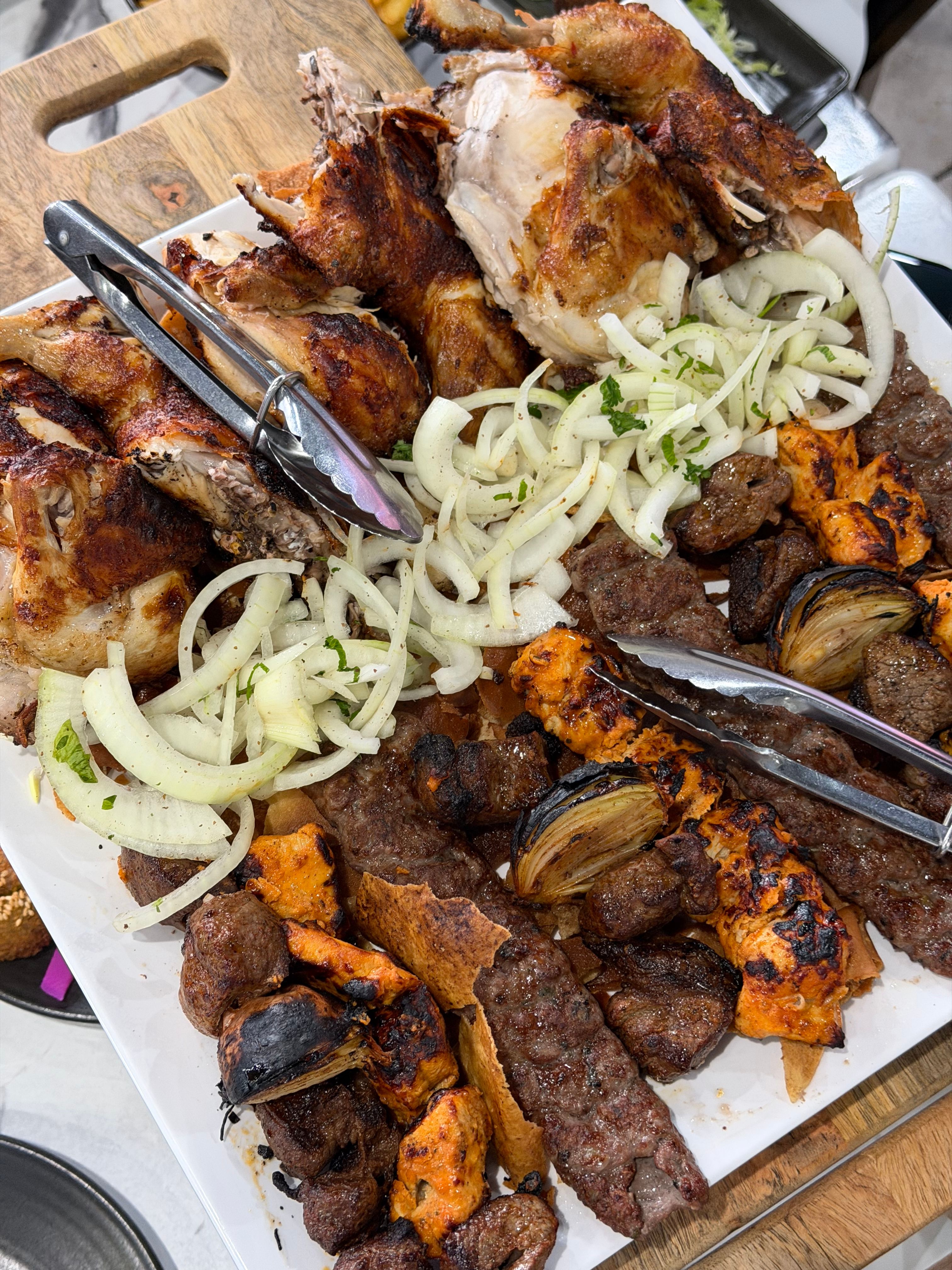 Parrillada de Brasas del Valle recién servida
