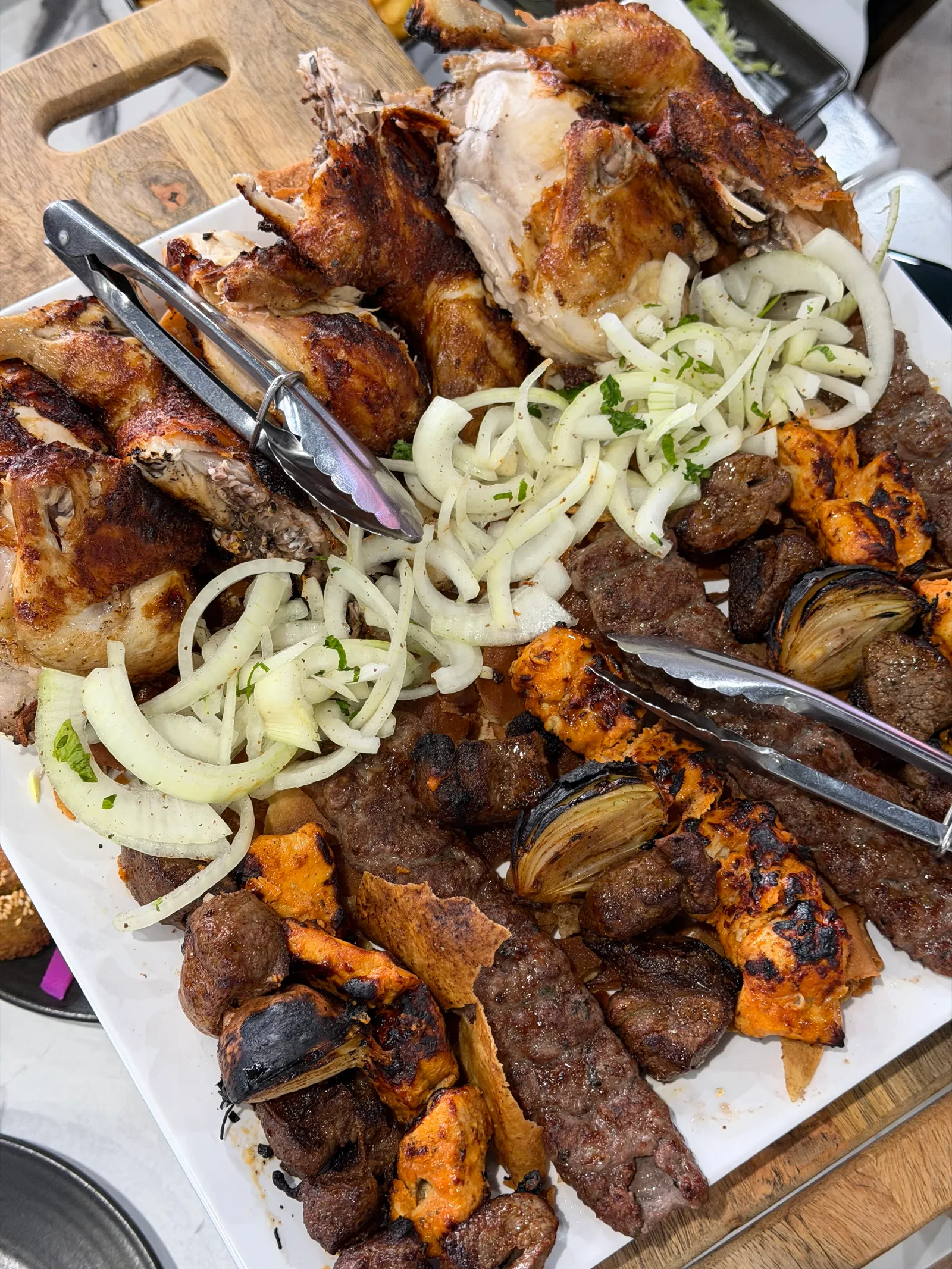 Parrillada de Brasas del Valle recién servida