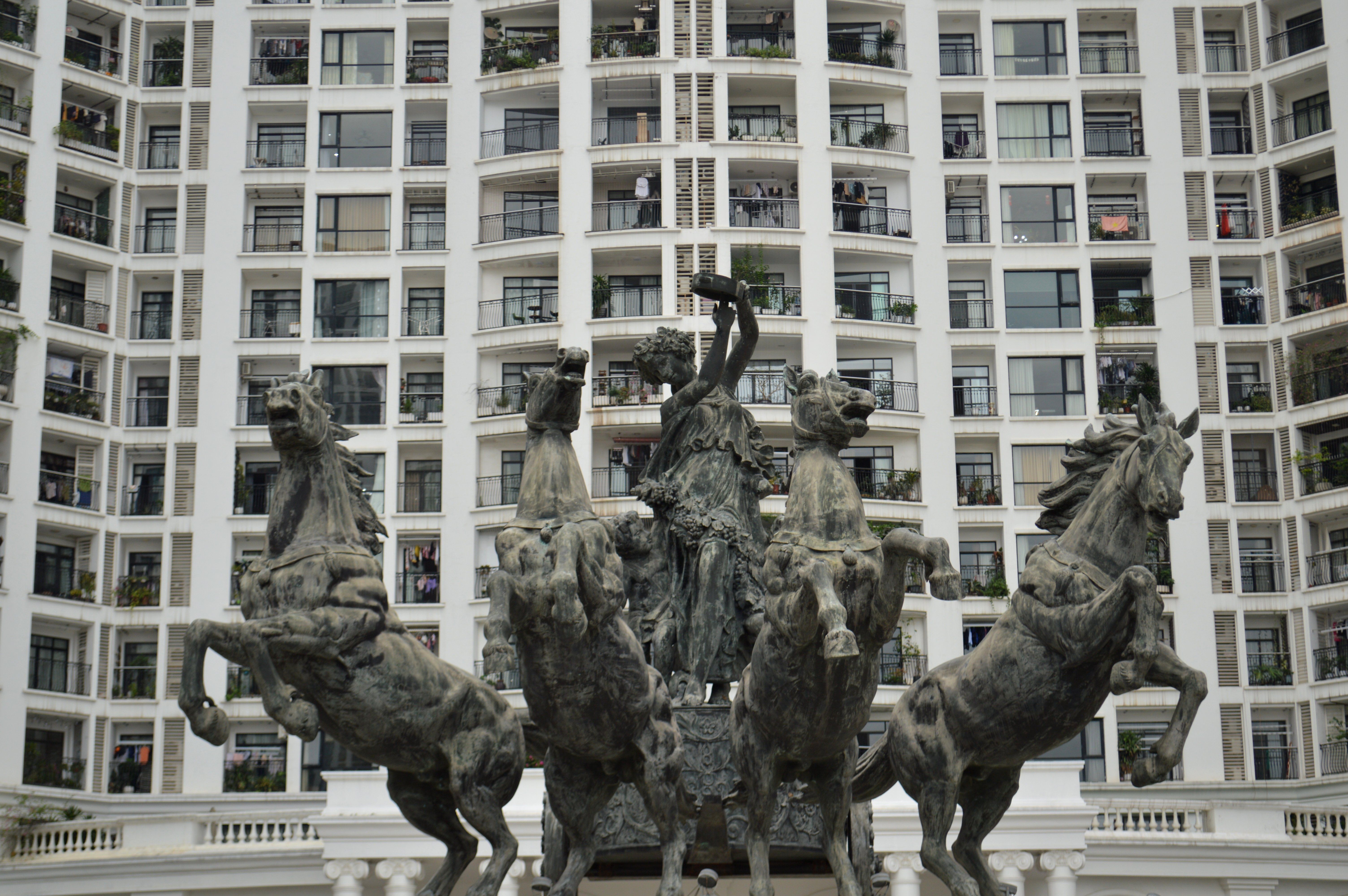 Hanoi Duong Lam Ancient Village Full Day Tour with Lunch