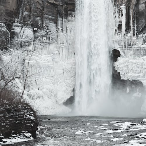 Безкоштовне стокове фото на тему «вертикальні постріл, Водоспад, заморожений»