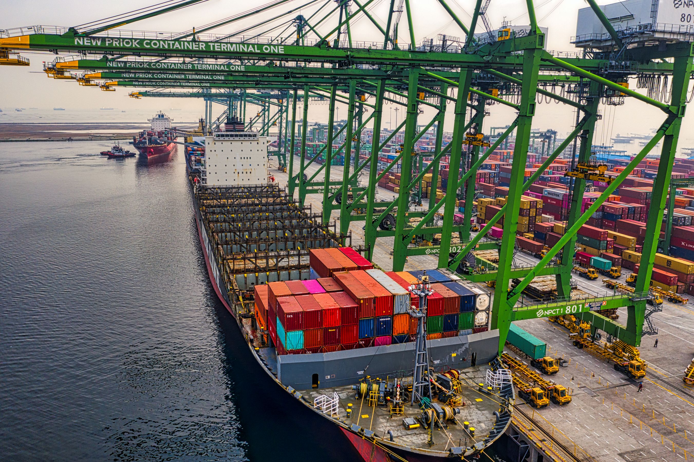 Port container terminal