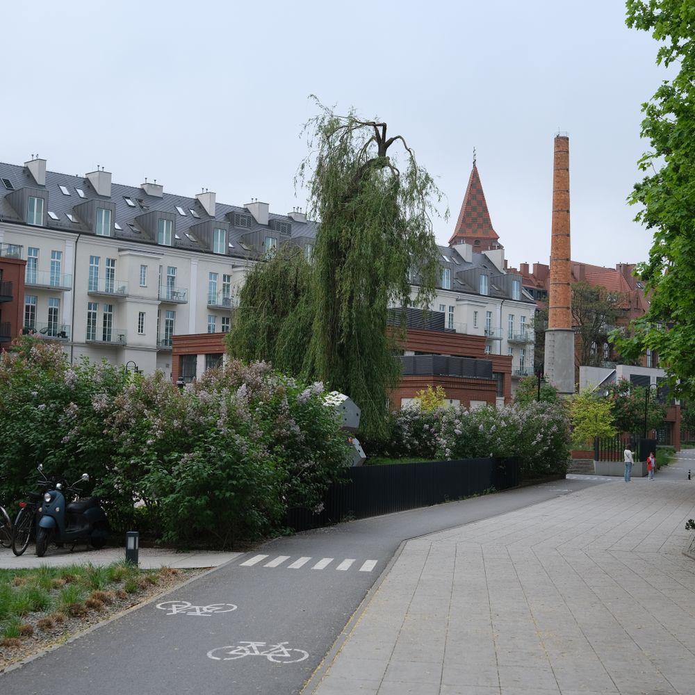 Haslingfield — student move with boxes and a van