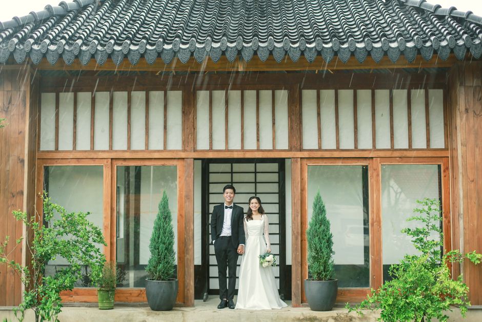 Trang điểm cô dâu mùa hè chống trôi cho người đi làm tại Hà Nội