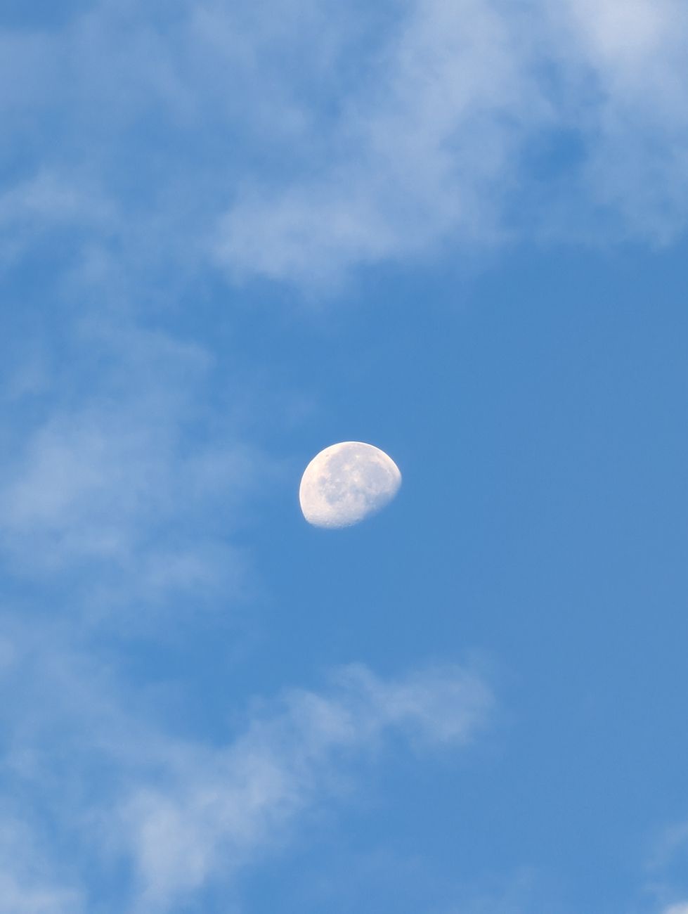 Kosmisches Himmel & Wolken – Malerische Weltraum-Wallpaper
