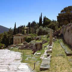 Day Trip from Athens to Delphi: What to See and How to Get There