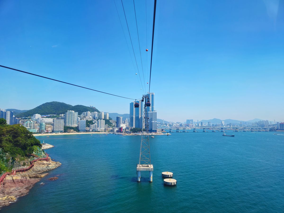 Stroll the Pohang Canal and Songdo Beach