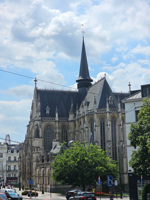 Free Exterior view of a stunning Gothic cathedral under a bright sky, showcasing intricate architecture. Stock Photo