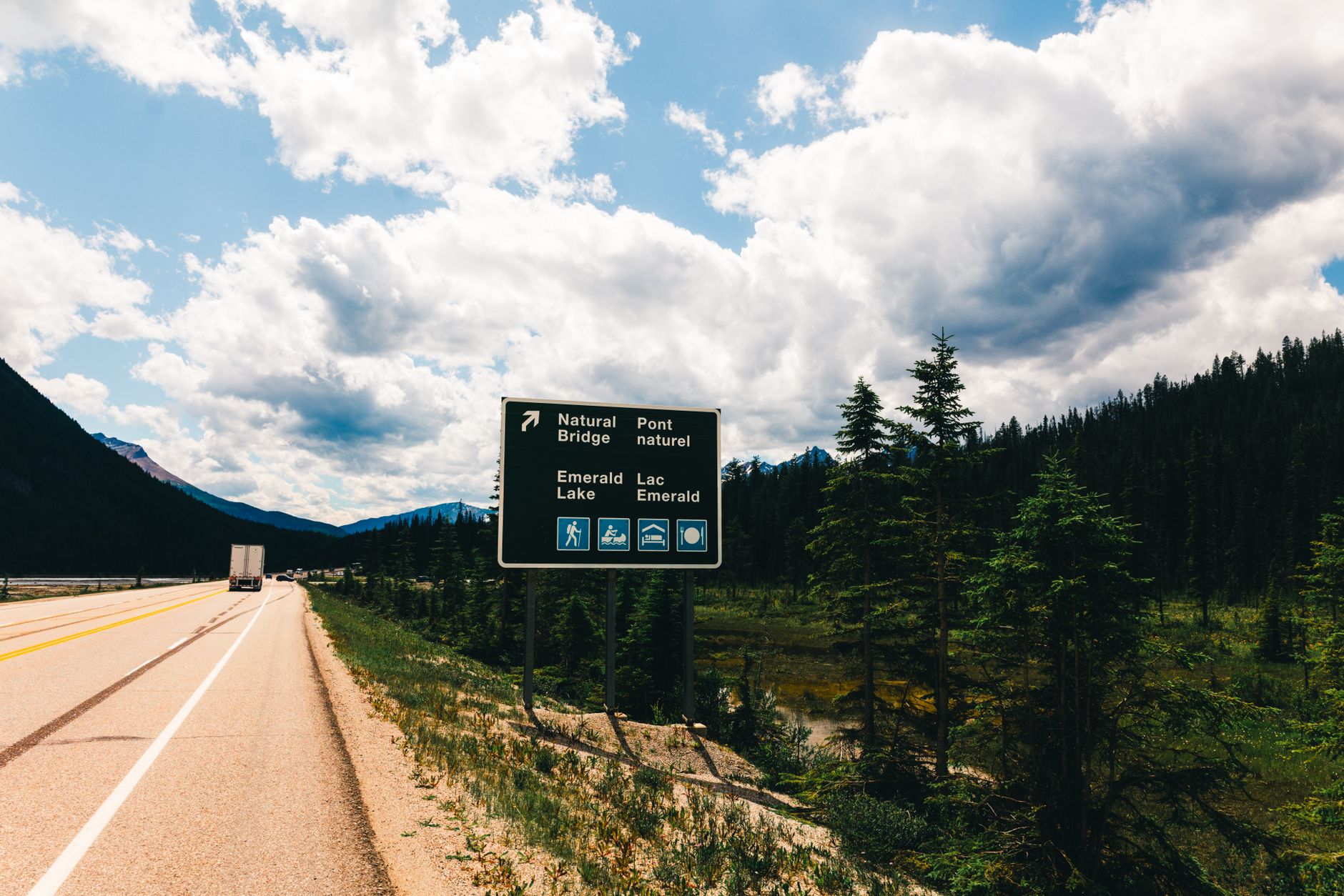 The Ultimate Guide to Train Travel in Canada: Scenic Routes & Practical Tips