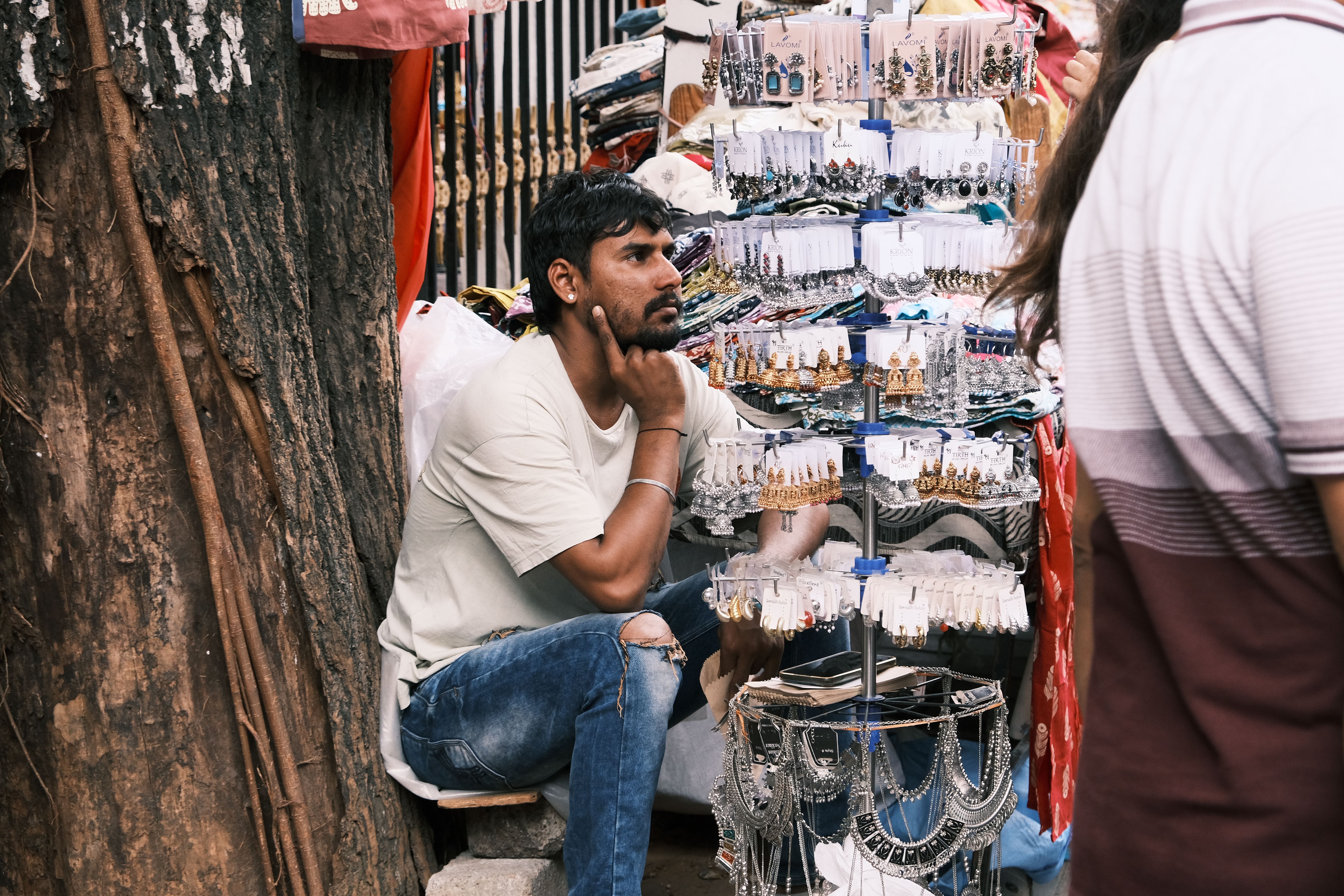 Side Hustle or Salary? The Real Math Behind the 2025 Gig Economy