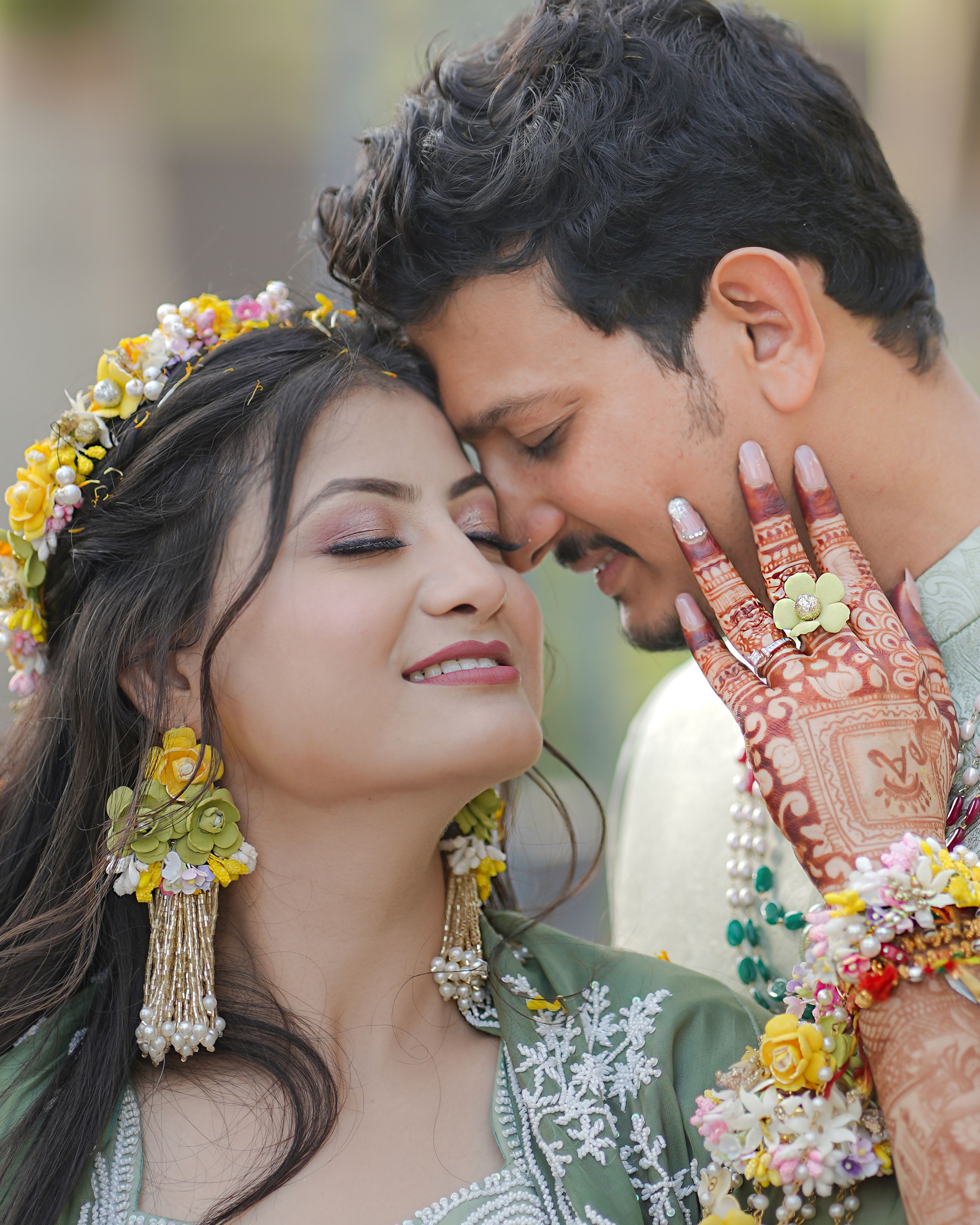 Charming close-up of a South Asian couple during their wedding ceremony in Rajasthan.